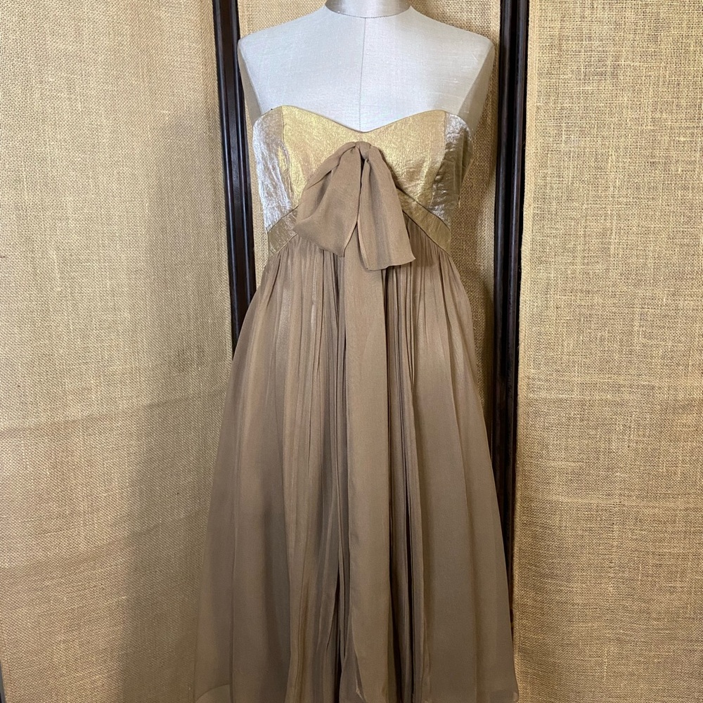 Laundry by Shelli Segal Gold Strapless Dress. Size 2